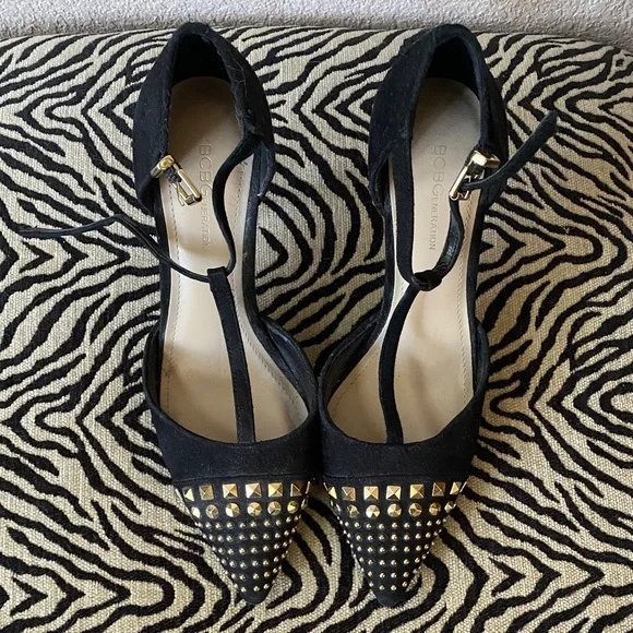 BCBG NWOT Studded Suede Black t strap pointed toe heel 6.5 - Picture 3 of 4